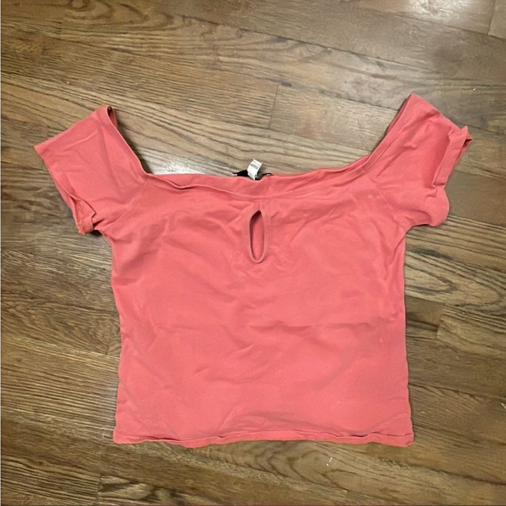 Pink salmon top